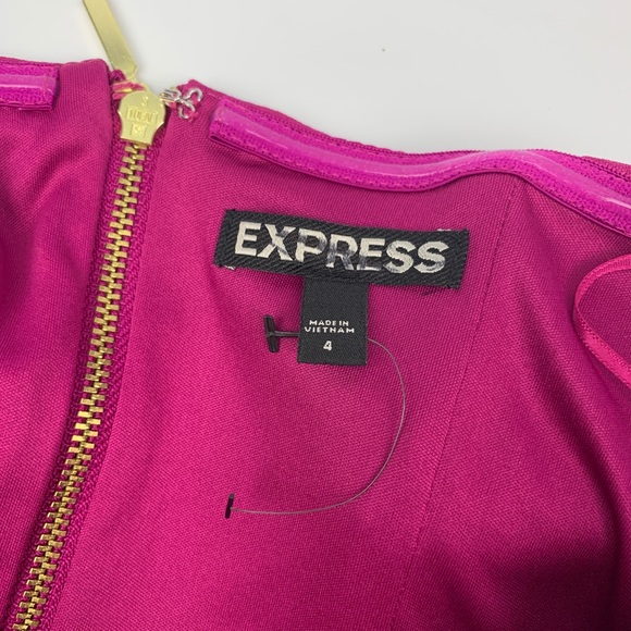 Express‎ Off the Shoulder Crop Top Fuchsia - Picture 7 of 8
